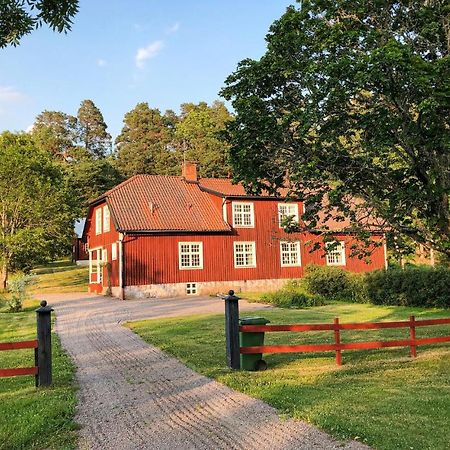 Nice Home In Mantorp With Kitchen Εξωτερικό φωτογραφία