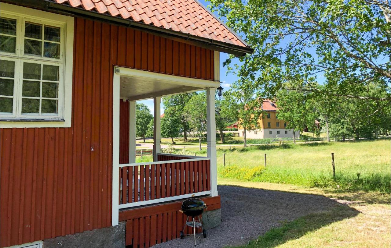 Nice Home In Mantorp With Kitchen Εξωτερικό φωτογραφία