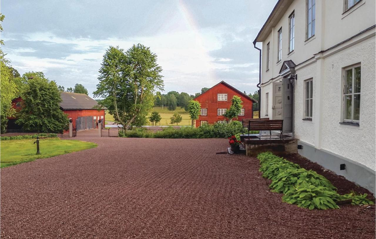 Nice Home In Mantorp With Kitchen Εξωτερικό φωτογραφία